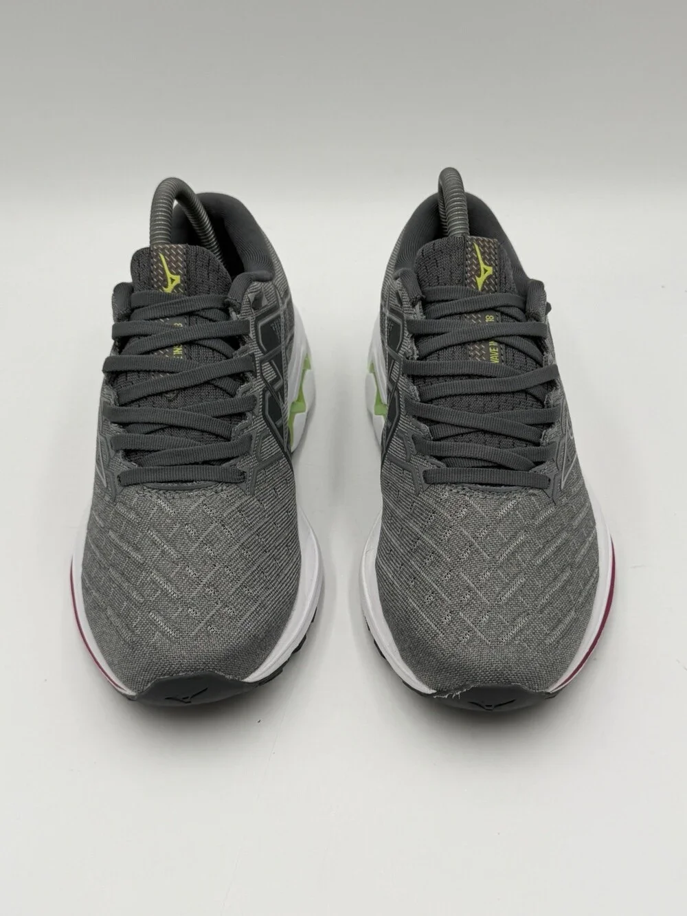 MIZUNO Wave Inspire 18 Womens Sz 7.5 Running Gray Shoes J1GD224405